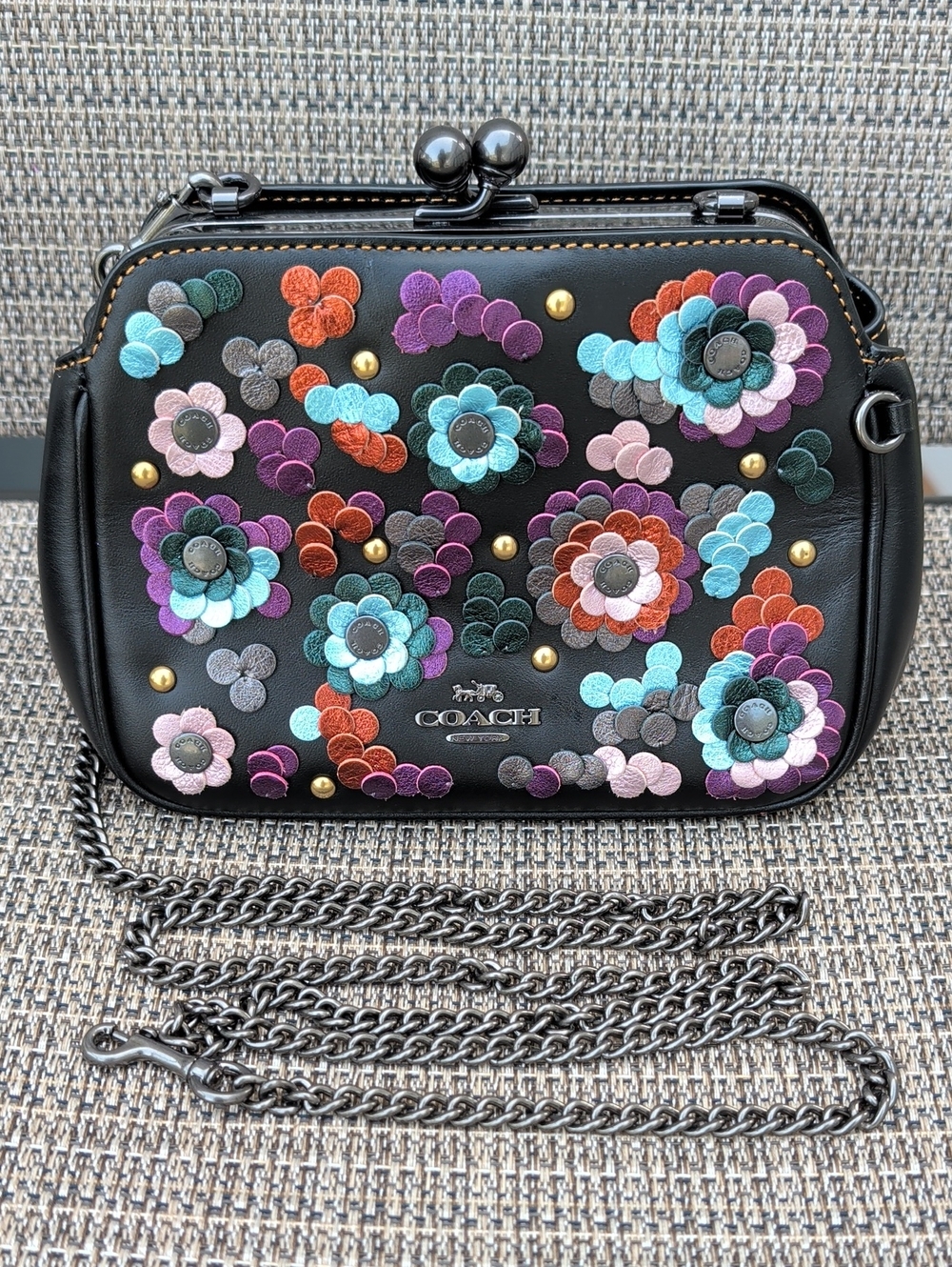 Coach Pearl Kisslock Crossbody/Clutch With Leather Studded Flowers (F80193) EUC